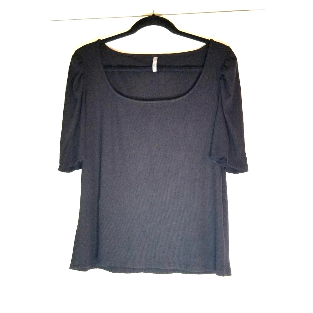 Plus Size 2XL Black Ribbed Short Sleeved Top